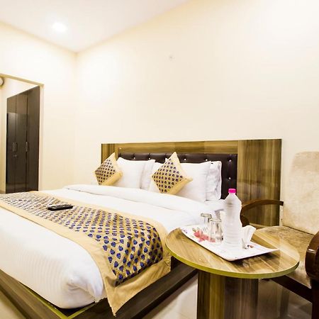Fabhotel Signature Cyber Park Delhi  Exterior photo