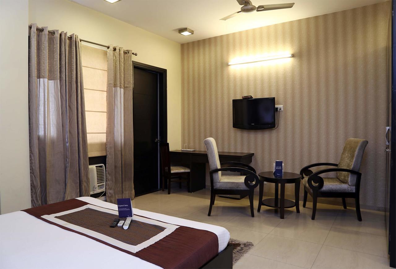 Fabhotel Signature Cyber Park Delhi  Exterior photo