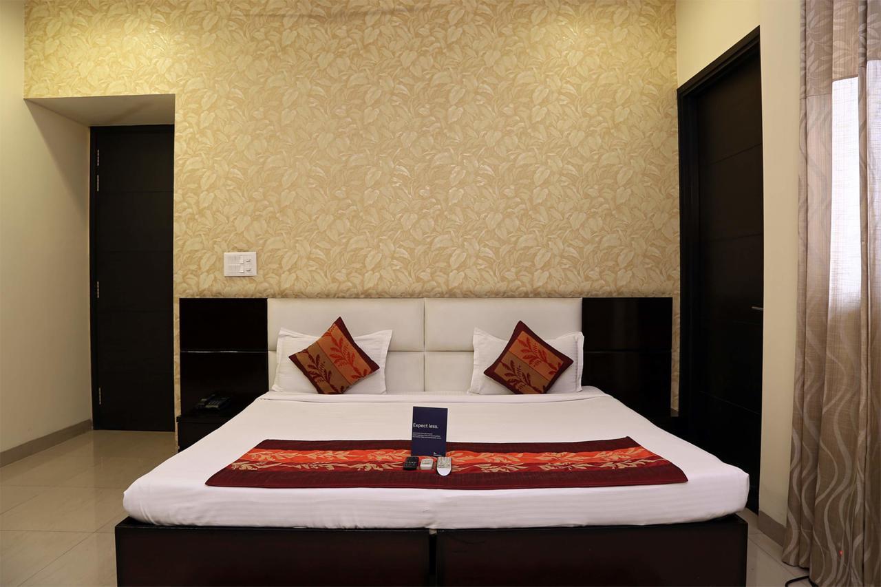 Fabhotel Signature Cyber Park Delhi  Exterior photo