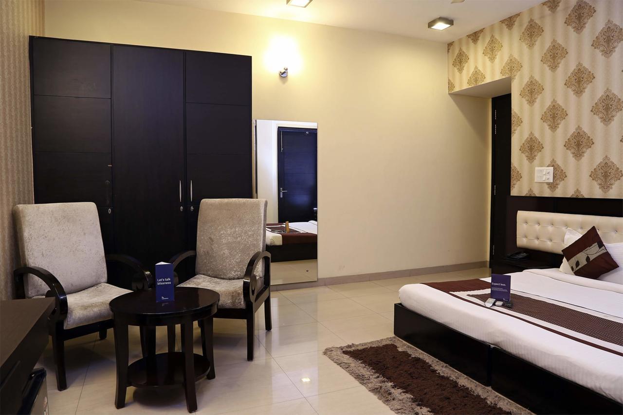 Fabhotel Signature Cyber Park Delhi  Exterior photo