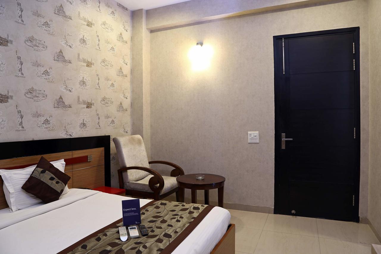Fabhotel Signature Cyber Park Delhi  Exterior photo