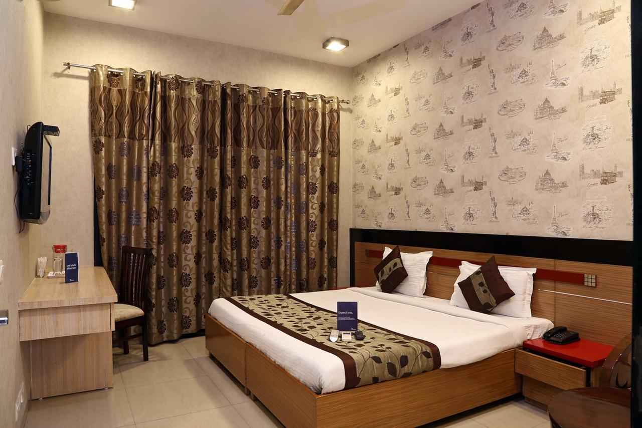 Fabhotel Signature Cyber Park Delhi  Exterior photo