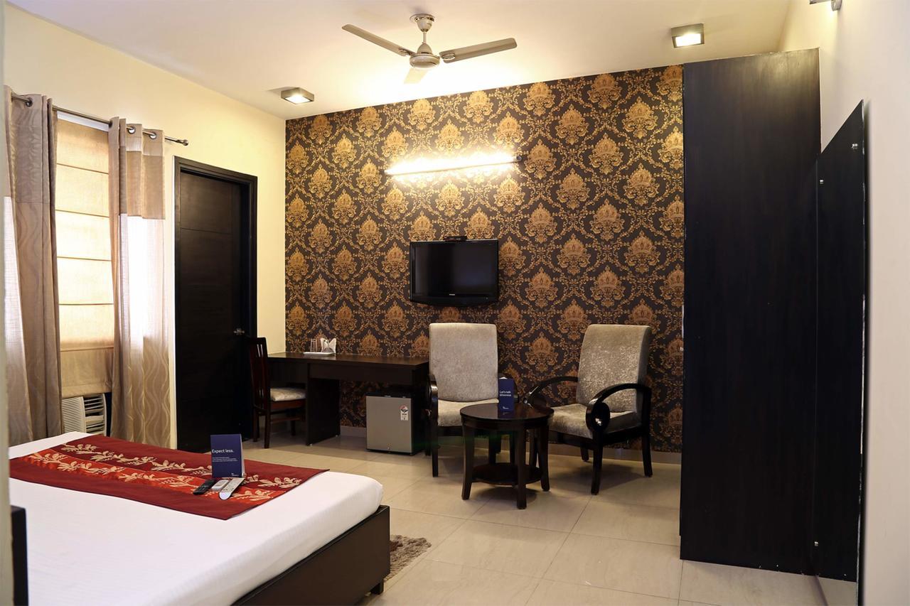 Fabhotel Signature Cyber Park Delhi  Exterior photo