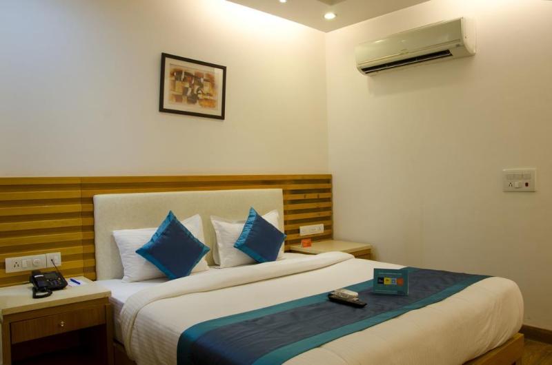 Fabhotel Signature Cyber Park Delhi  Exterior photo