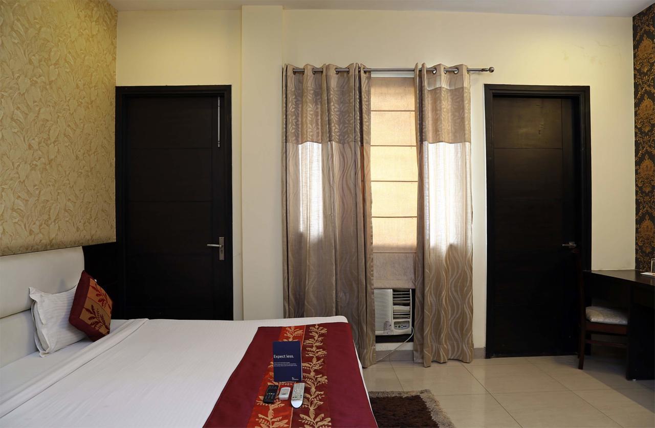 Fabhotel Signature Cyber Park Delhi  Exterior photo