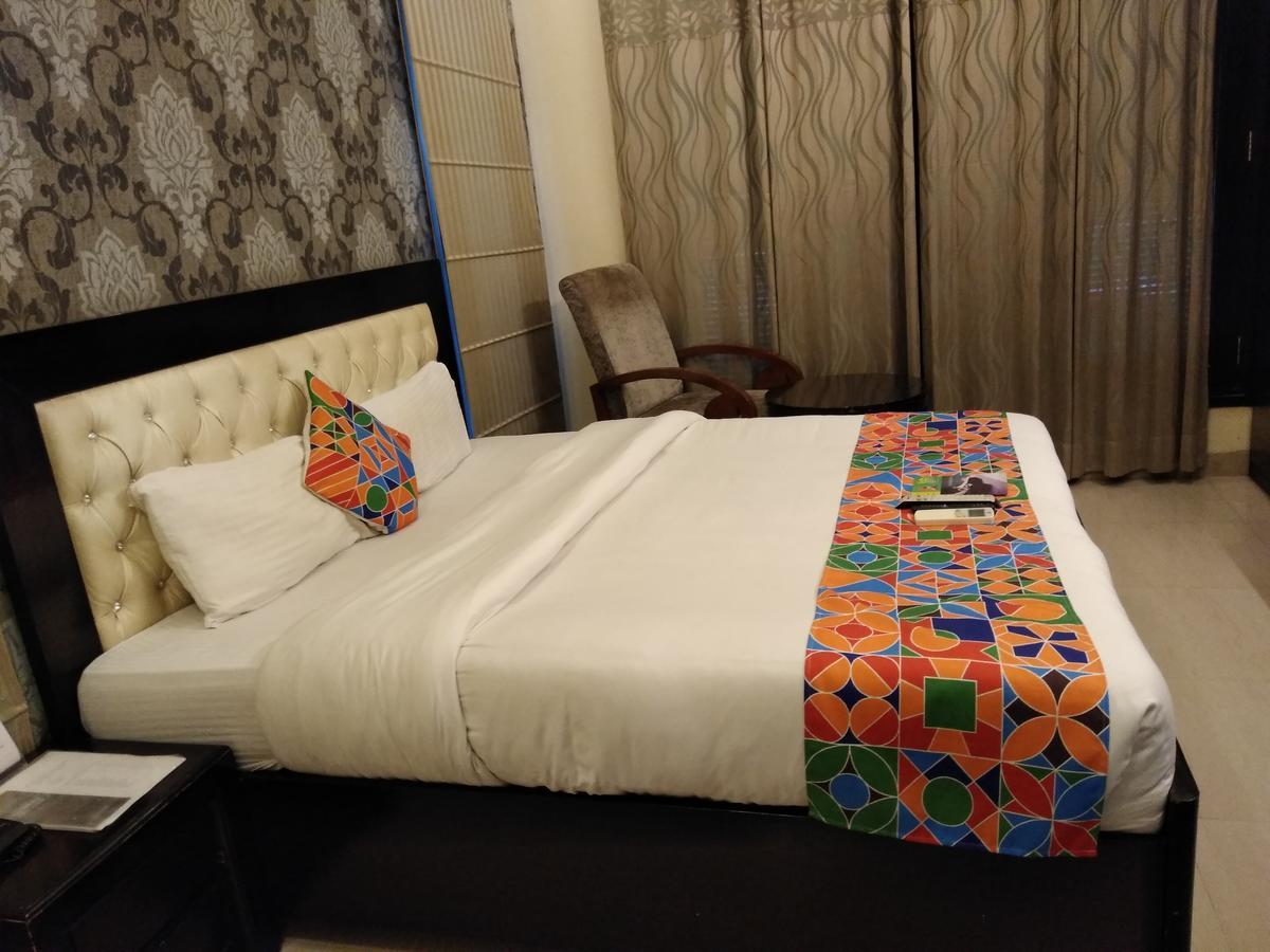 Fabhotel Signature Cyber Park Delhi  Room photo