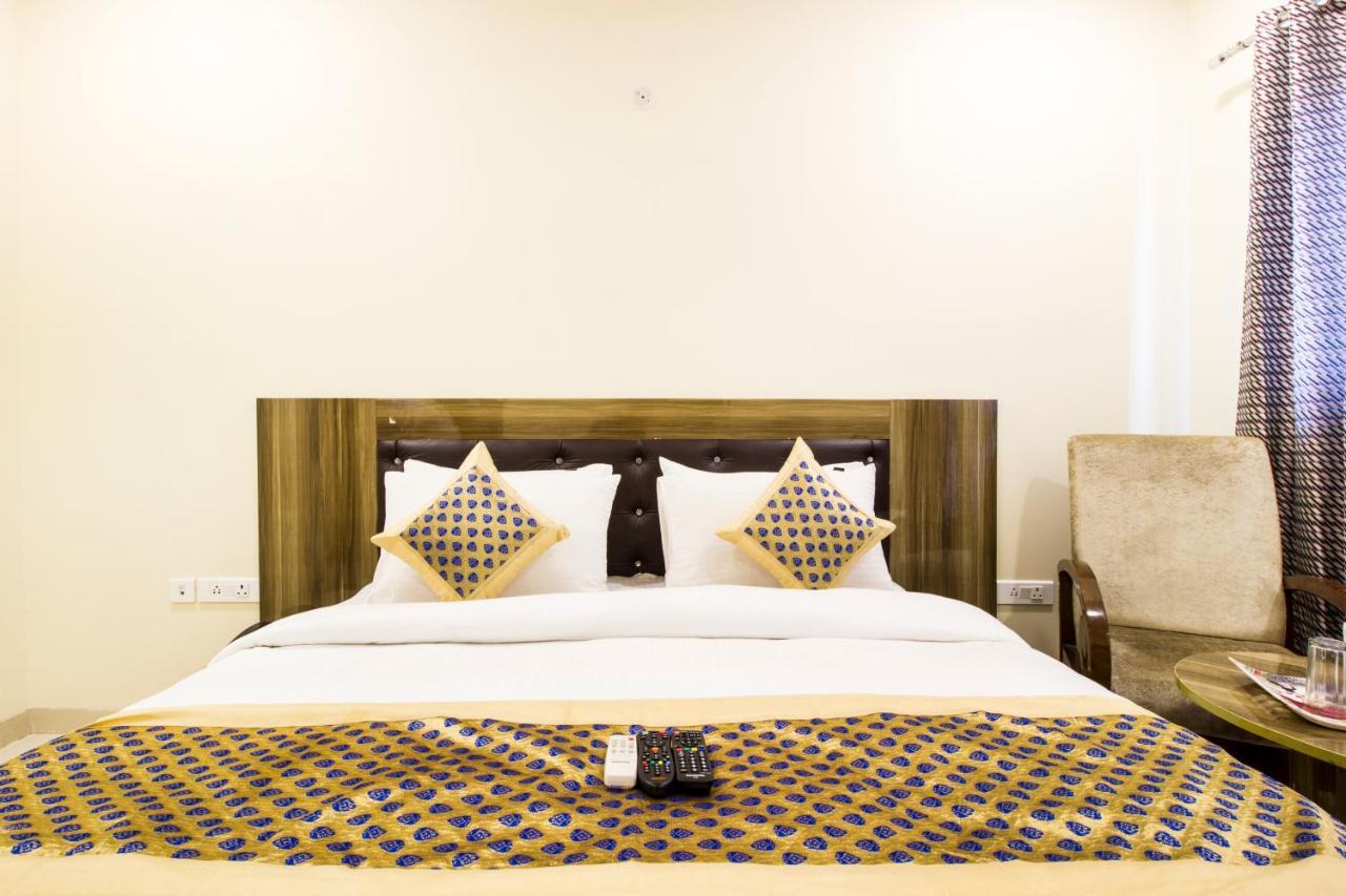 Fabhotel Signature Cyber Park Delhi  Exterior photo