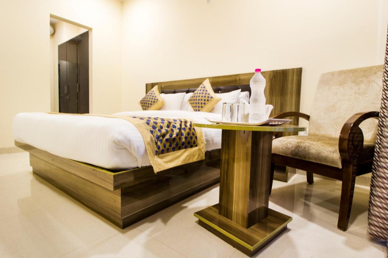 Fabhotel Signature Cyber Park Delhi  Exterior photo