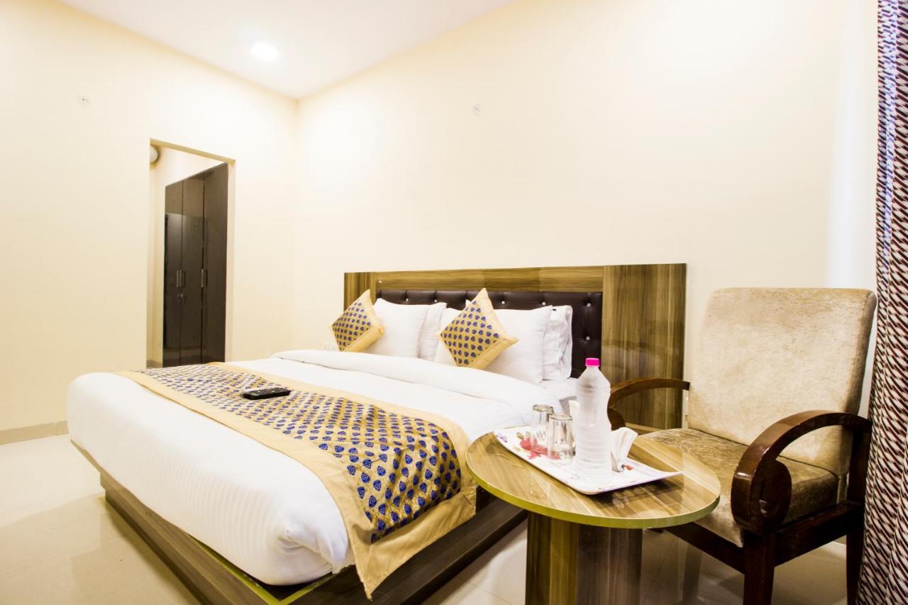Fabhotel Signature Cyber Park Delhi  Exterior photo