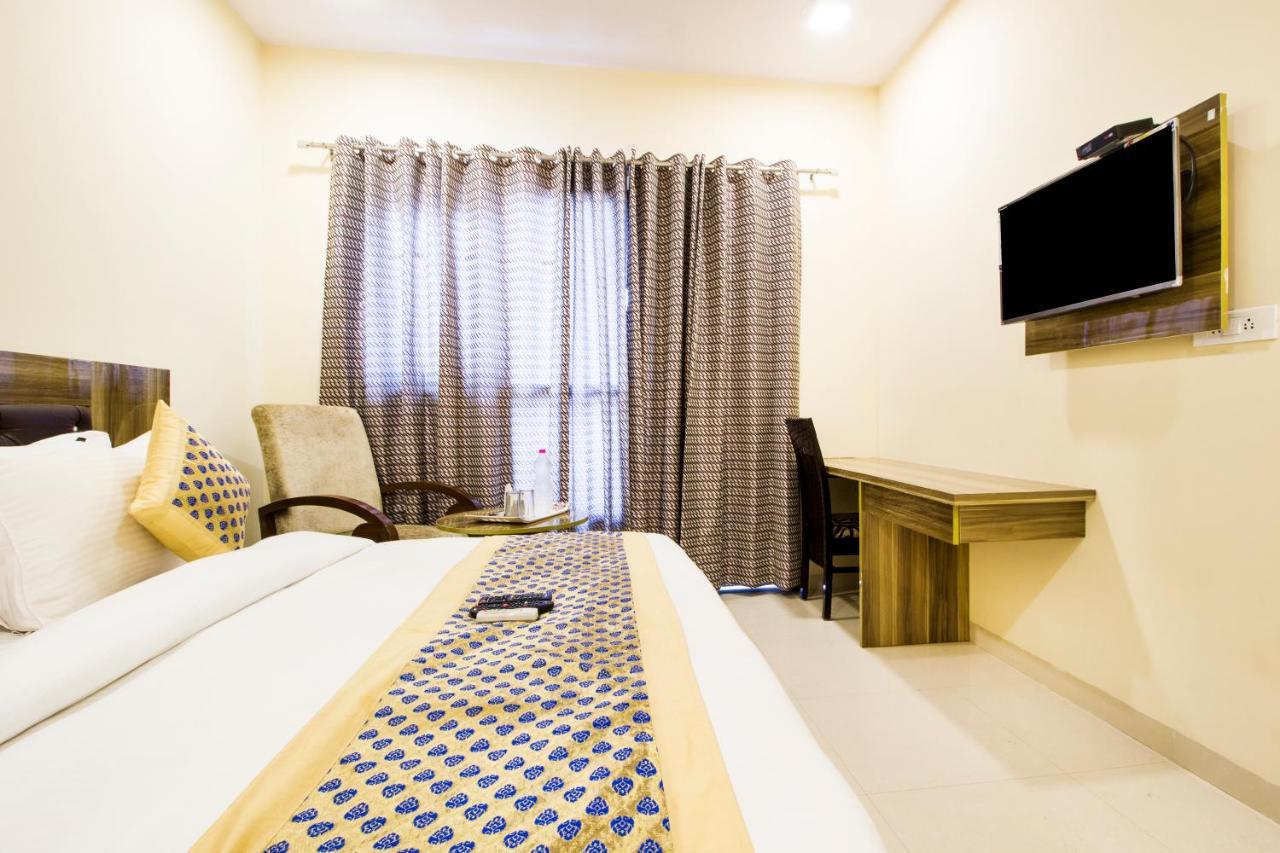 Fabhotel Signature Cyber Park Delhi  Exterior photo