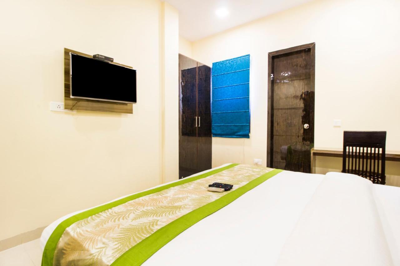 Fabhotel Signature Cyber Park Delhi  Exterior photo