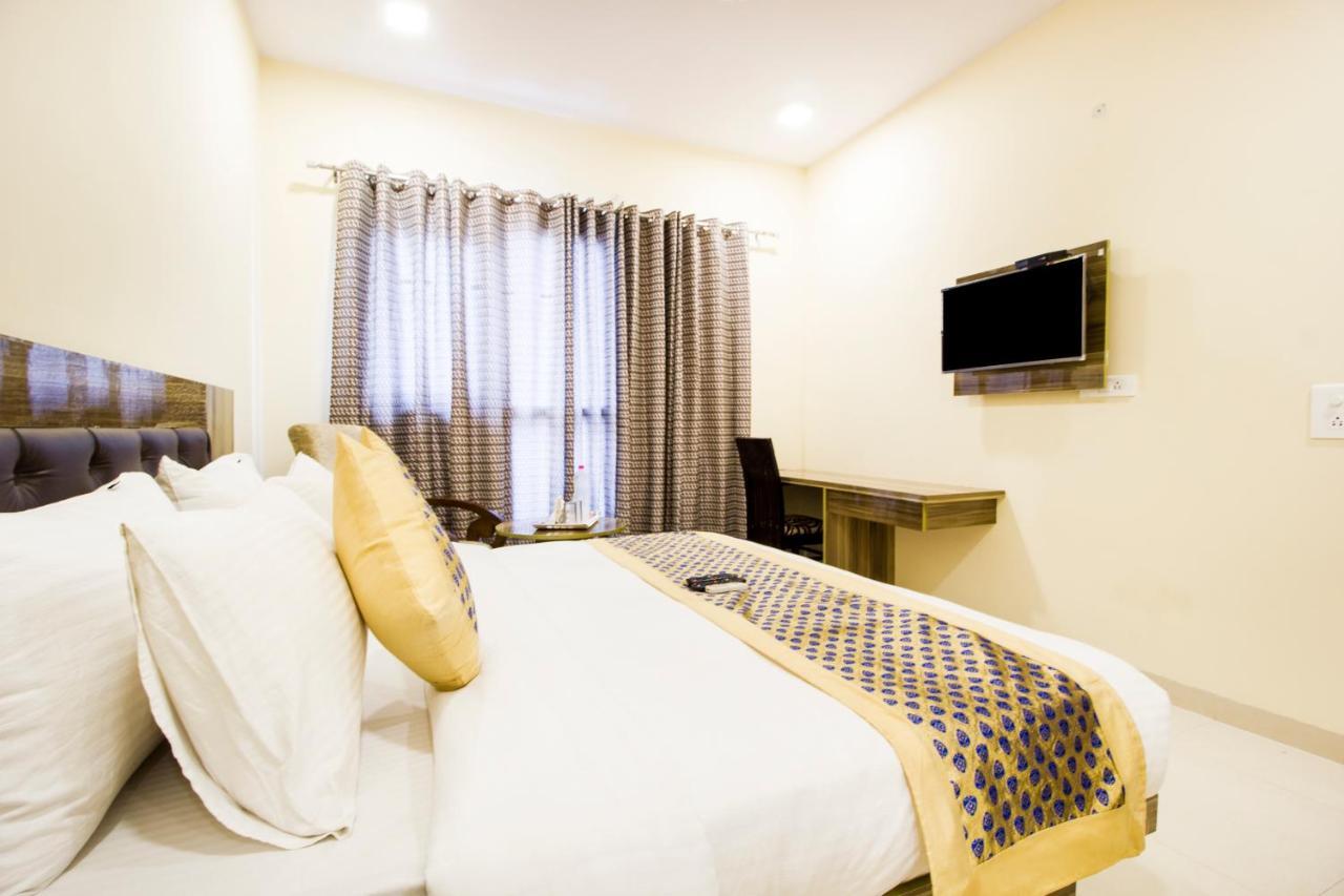Fabhotel Signature Cyber Park Delhi  Exterior photo