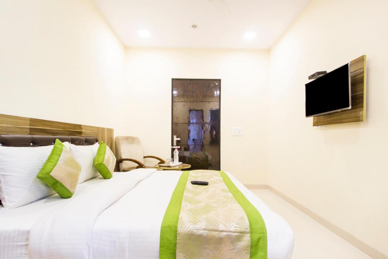 Fabhotel Signature Cyber Park Delhi  Exterior photo
