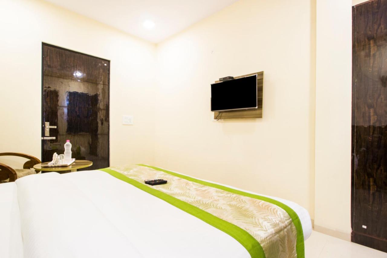 Fabhotel Signature Cyber Park Delhi  Exterior photo