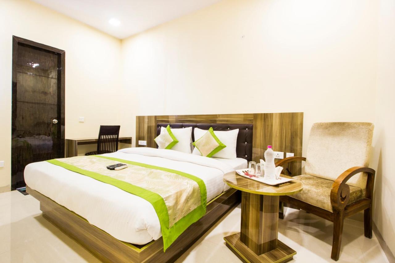 Fabhotel Signature Cyber Park Delhi  Exterior photo