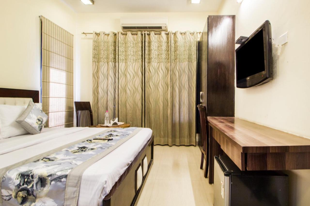 Fabhotel Signature Cyber Park Delhi  Exterior photo
