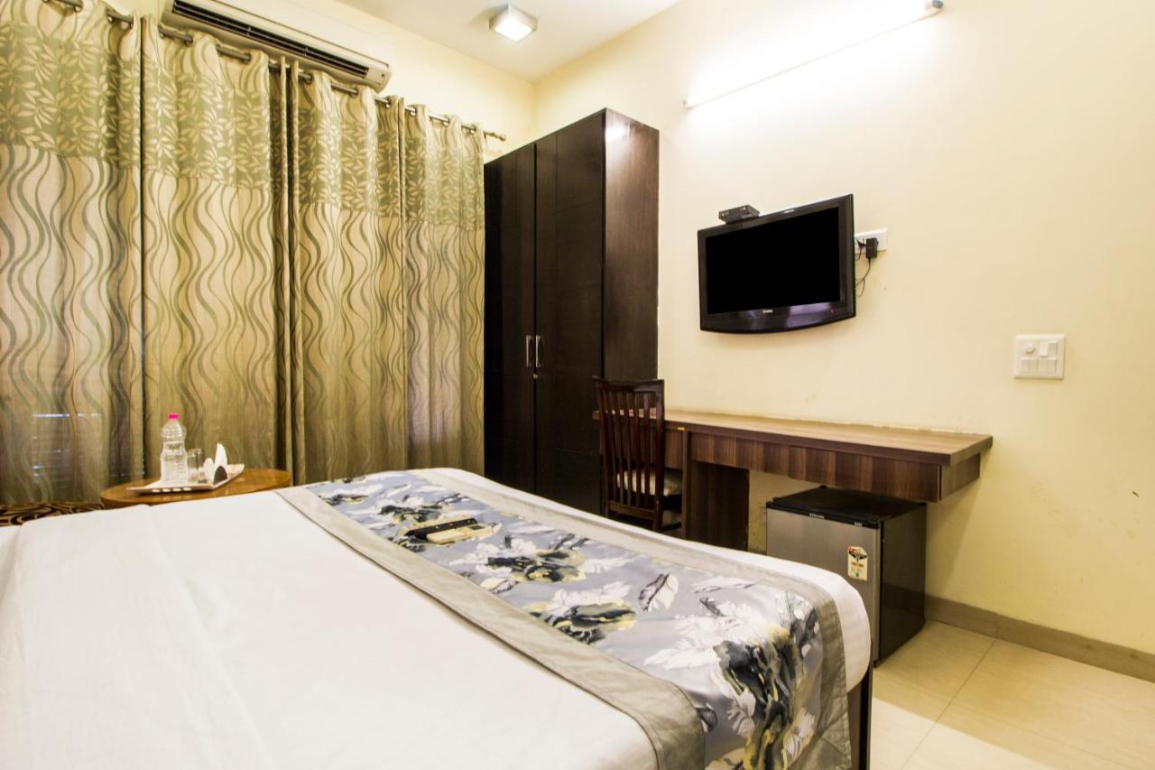Fabhotel Signature Cyber Park Delhi  Exterior photo